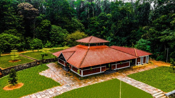 Misty Vana Luxury Resort: in Sakleshpur